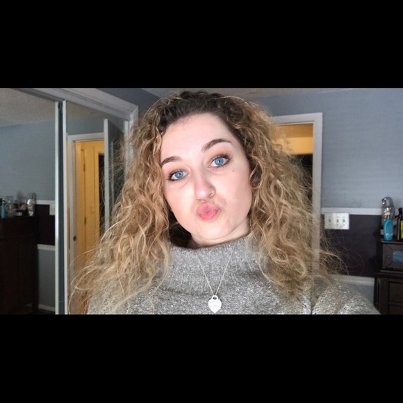 Meet your Posher, Makenzie - Picture 1 of 1